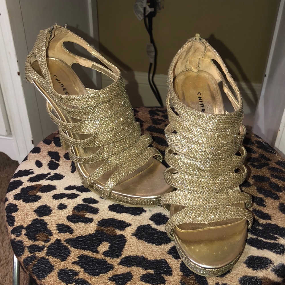 Sparkling gold heels